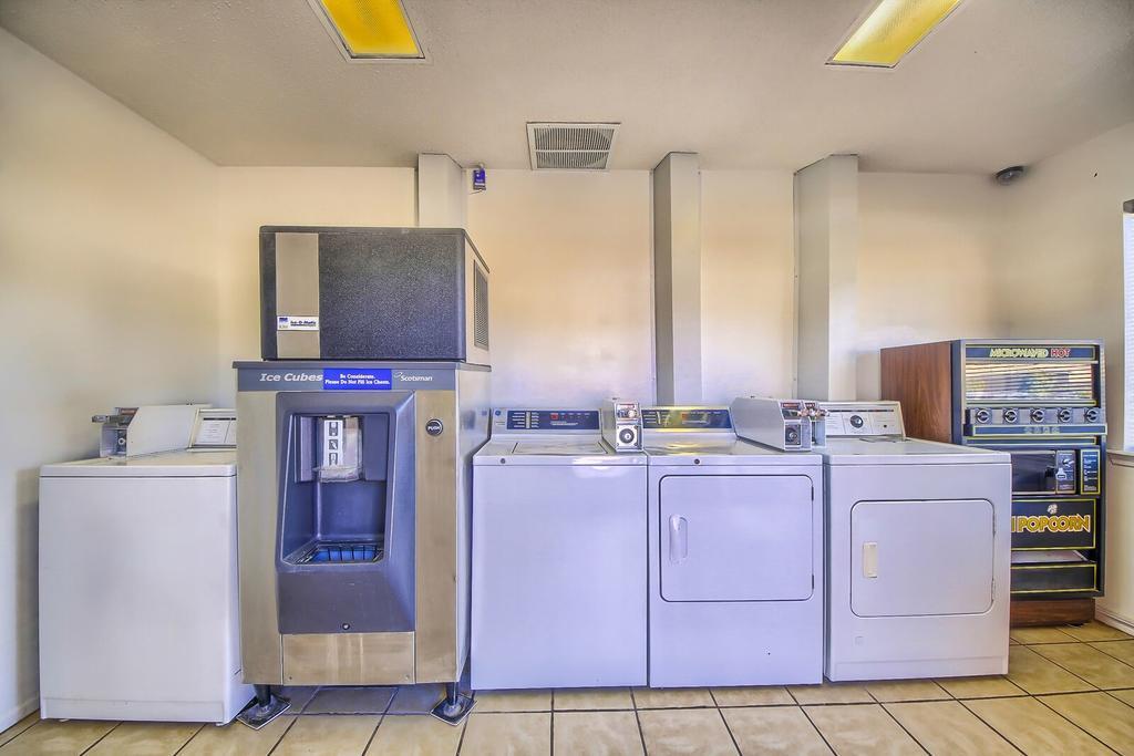 Hillcrest Inn & Suites Ozona Exteriér fotografie
